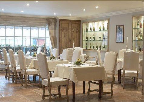 Hotel Salons De Vrede Ichtegem Экстерьер фото
