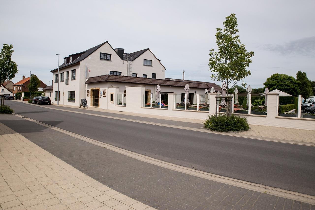 Hotel Salons De Vrede Ichtegem Экстерьер фото