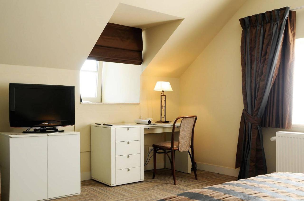 Hotel Salons De Vrede Ichtegem Экстерьер фото